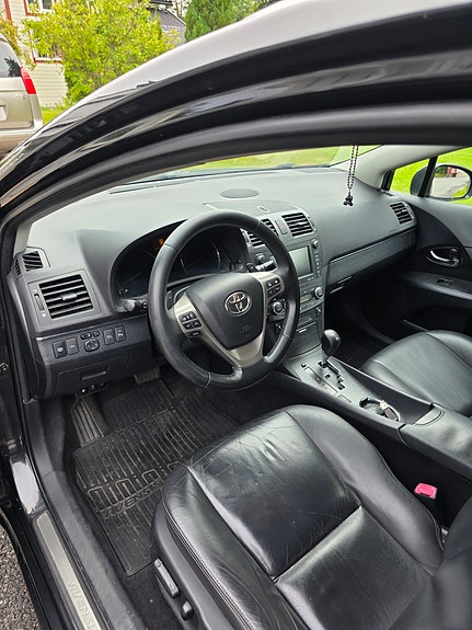 Toyota Avensis 6 of 10