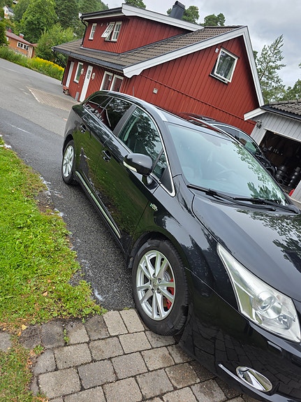Toyota Avensis 3 of 10