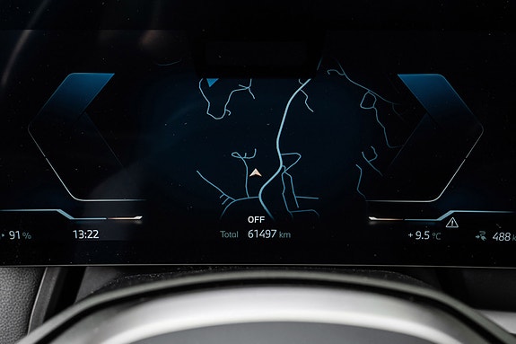 BMW iX 18 of 30