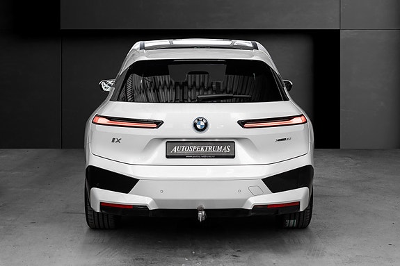 BMW iX 5 of 30