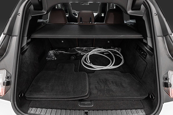 BMW iX 28 of 30