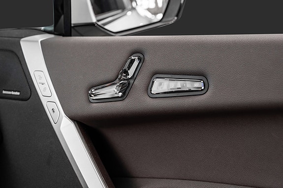 BMW iX 27 of 30