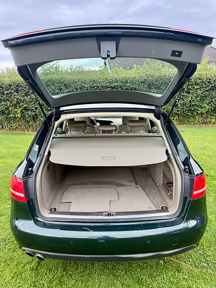 Audi A4 9 of 18