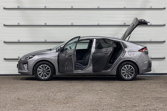 Hyundai IONIQ 6 of 30