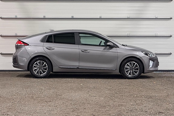 Hyundai IONIQ 2 of 30