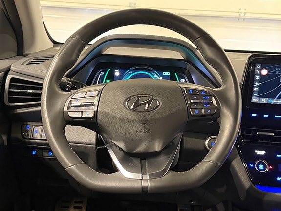 Hyundai IONIQ 17 of 30