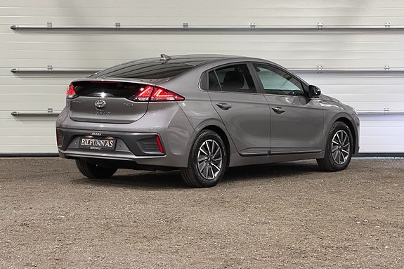 Hyundai IONIQ 3 of 30
