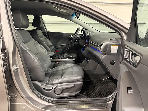 Hyundai IONIQ 11 of 30