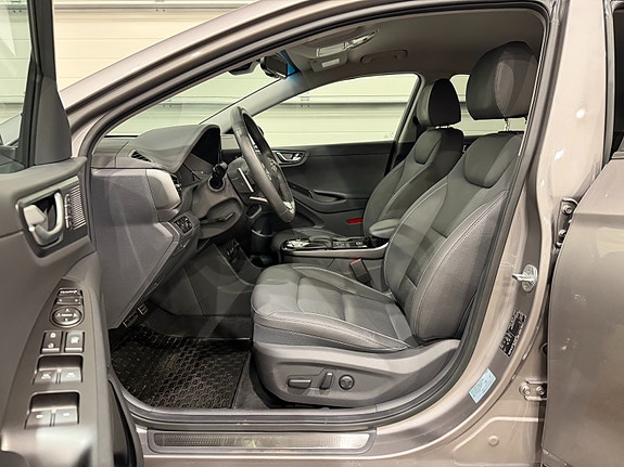 Hyundai IONIQ 8 of 30