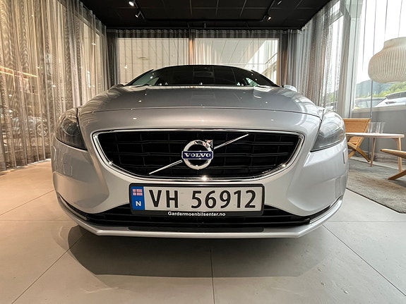 Volvo V40 7 of 20