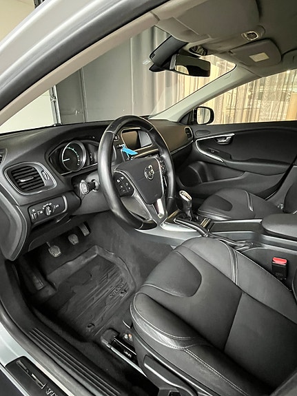 Volvo V40 8 of 20