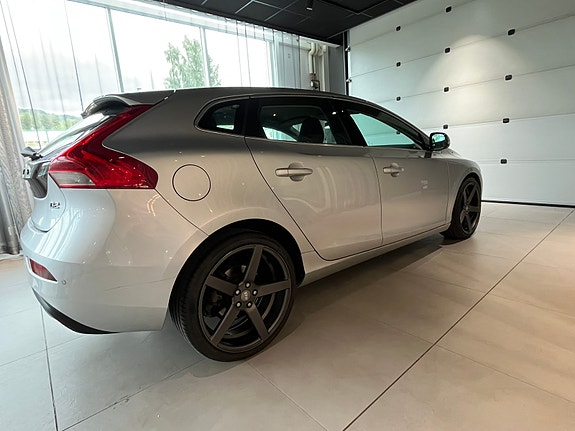 Volvo V40 5 of 20