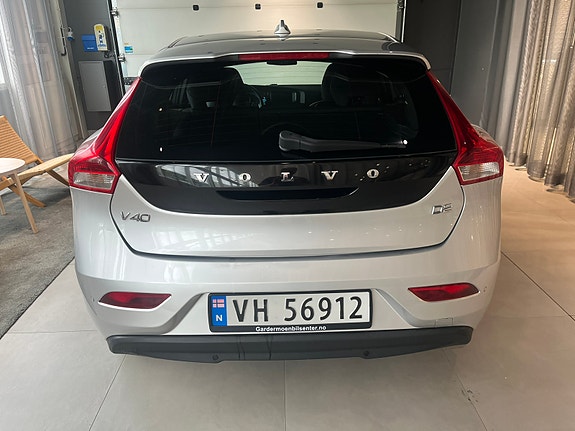Volvo V40 4 of 20