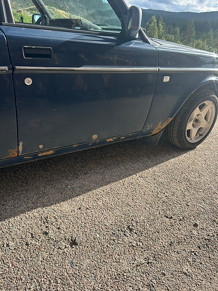 Volvo 240 8 of 11