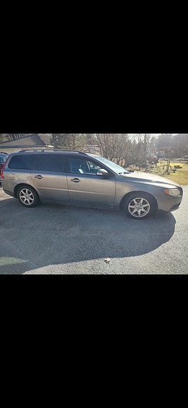 Volvo V70 4 of 7