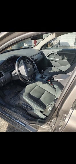 Volvo V70 6 of 7