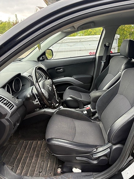 Mitsubishi Outlander 25 of 30