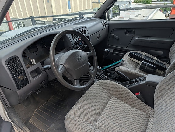 Nissan King Cab 19 of 30