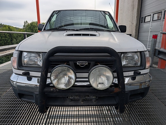 Nissan King Cab 3 of 30