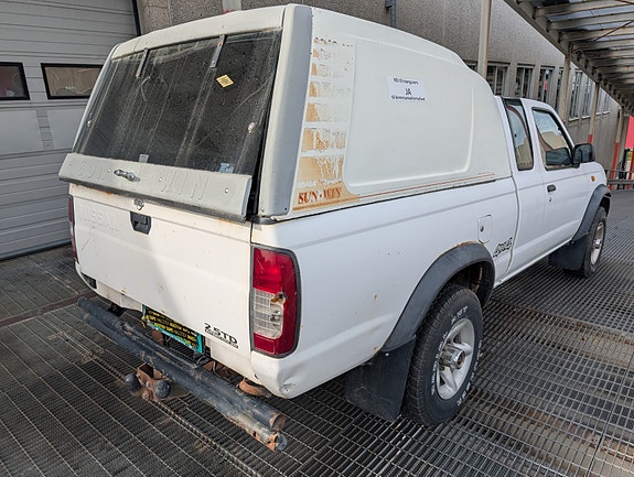 Nissan King Cab 8 of 30