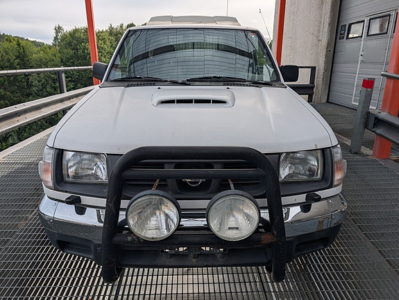 Nissan King Cab 2 of 30