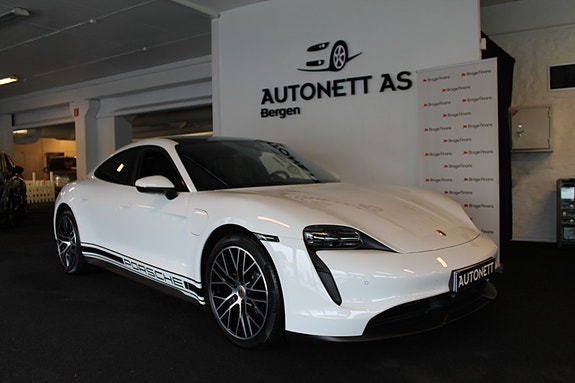 Porsche Taycan 11 of 30