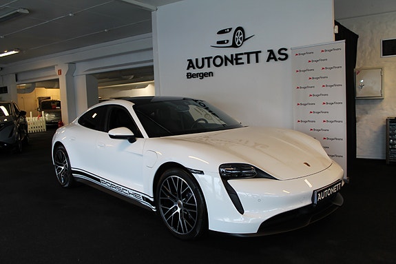 Porsche Taycan 5 of 30