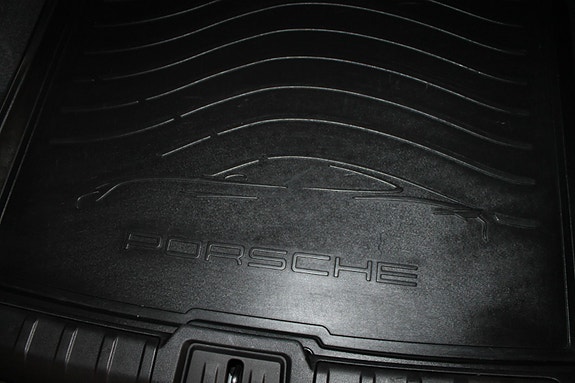 Porsche Taycan 30 of 30