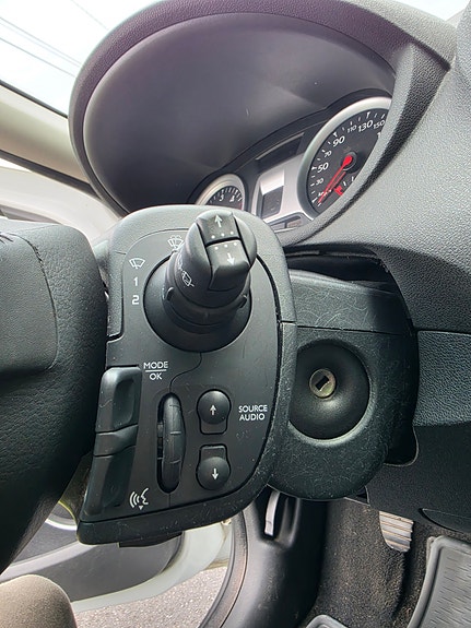 Renault Clio 17 of 25