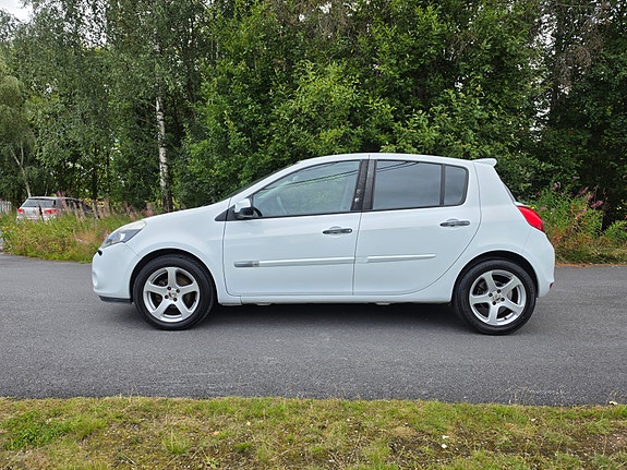 Renault Clio 4 of 25