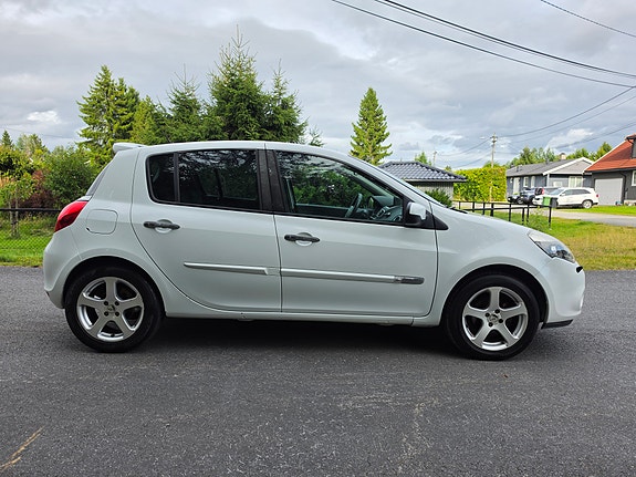 Renault Clio 8 of 25