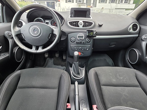 Renault Clio 12 of 25