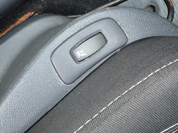 Renault Clio 21 of 25