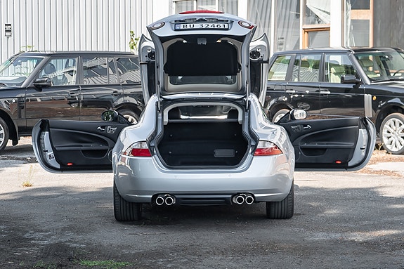 Jaguar XK 8 of 30