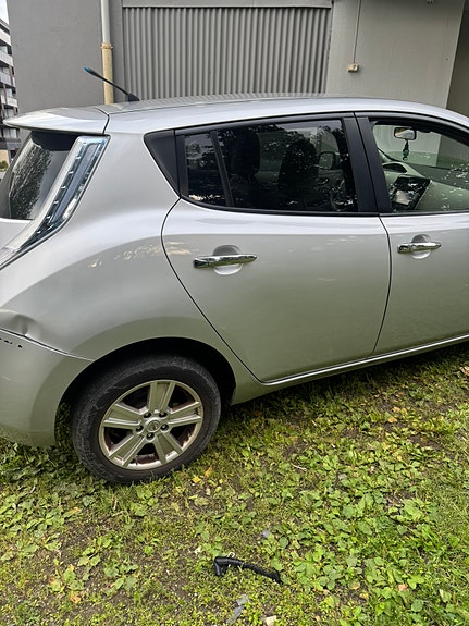 Nissan Leaf 3 of 5
