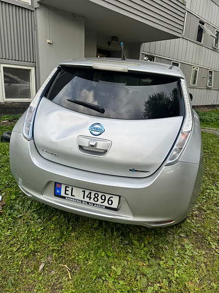 Nissan Leaf 4 of 5