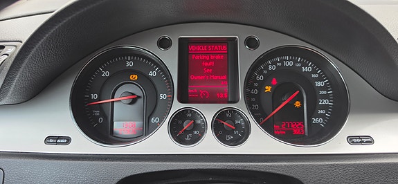 Volkswagen Passat 14 of 24