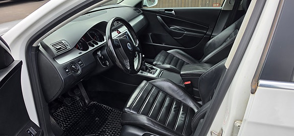 Volkswagen Passat 8 of 24