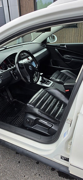 Volkswagen Passat 7 of 24