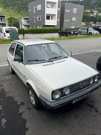 Volkswagen Golf II 2 of 24