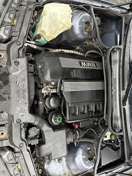 BMW 320i 6 of 6
