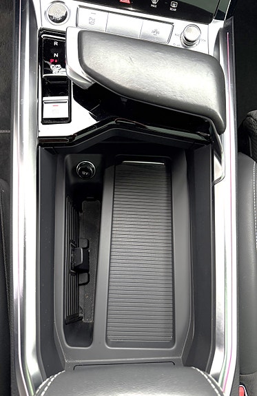 Audi e-tron 12 of 27