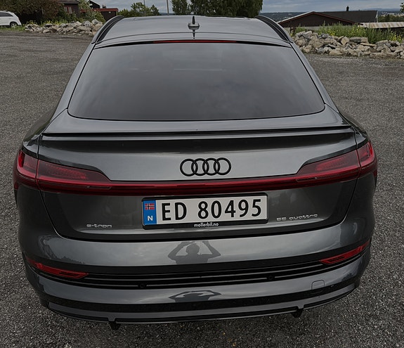 Audi e-tron 6 of 27