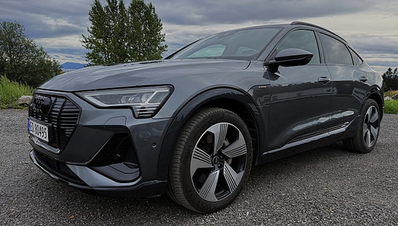 Audi e-tron 2 of 27