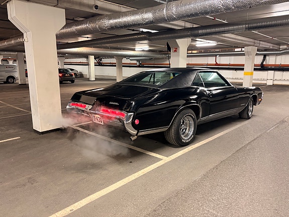 Buick Riviera 18 of 27