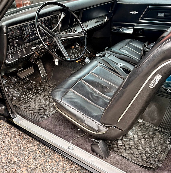 Buick Riviera 22 of 27