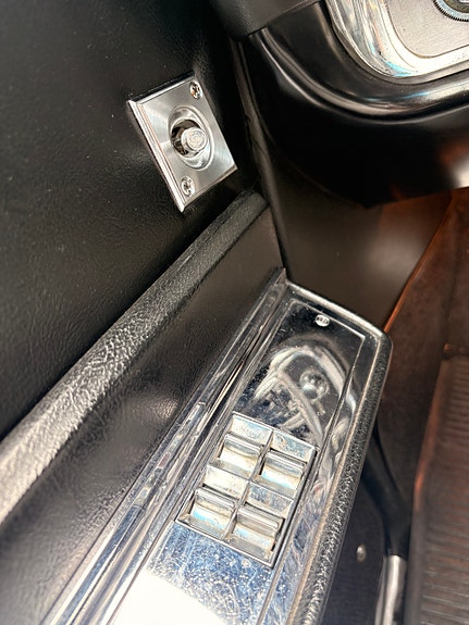 Buick Riviera 25 of 27