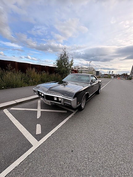 Buick Riviera 6 of 27
