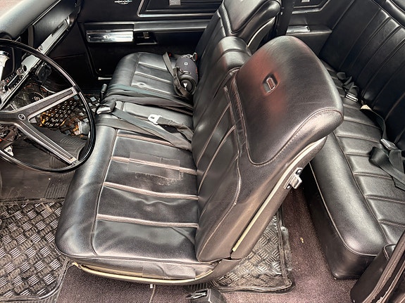 Buick Riviera 20 of 27