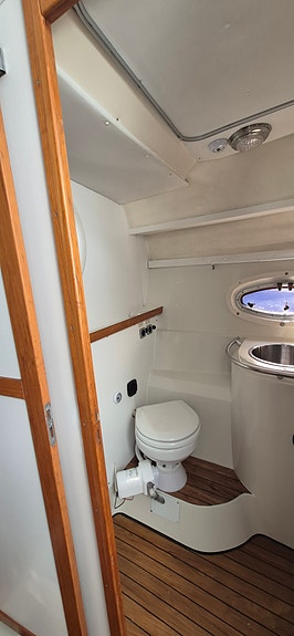 Viksund 350 fly selges med 2 Iveco motorer og strake aksler 25 of 30